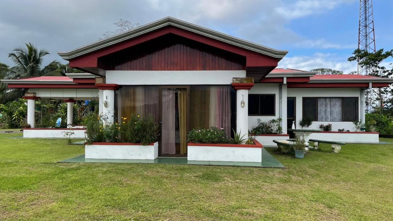 Las Pavitas Cottages La Fortuna Exterior photo